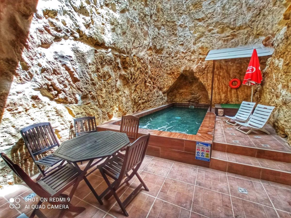 Town House With Private Pool In Village Centre Kalkara Bagian luar foto