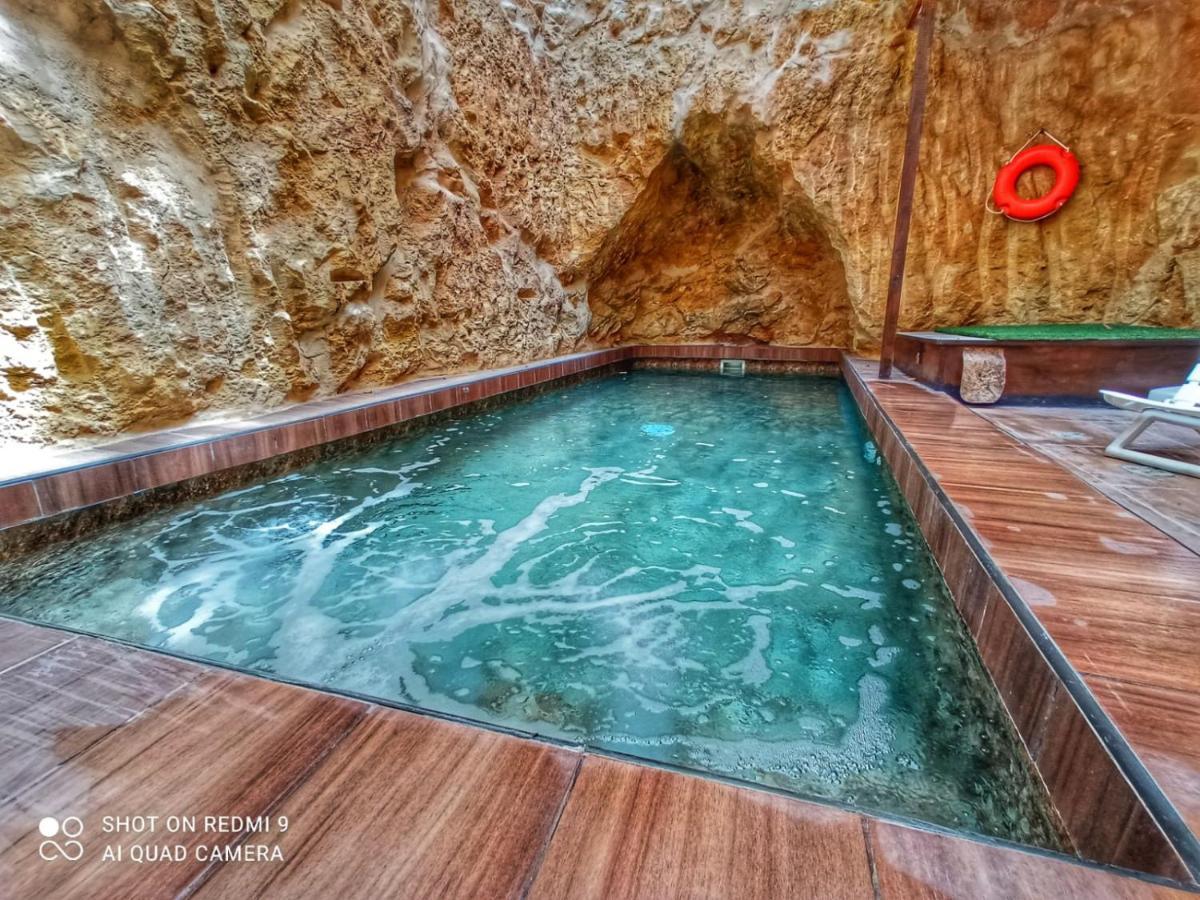 Town House With Private Pool In Village Centre Kalkara Bagian luar foto